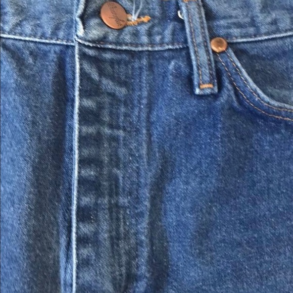 High Rise Wrangler Denim Shorts - Picture 5 of 5